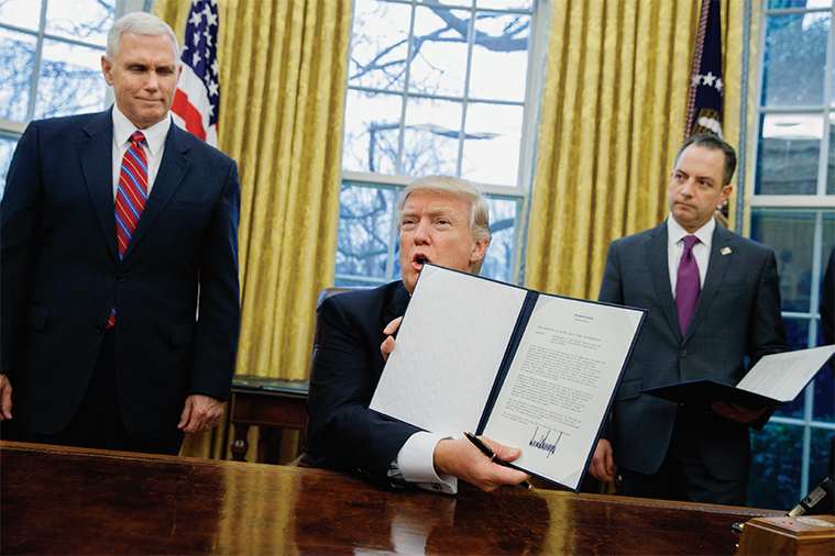 트럼프 대통령은 취임 직후 환태평양경제동반자협정(TPP)을 탈퇴하는 내용의 행정명령에 서명하는 등 보호무역을 강화하고 있다.