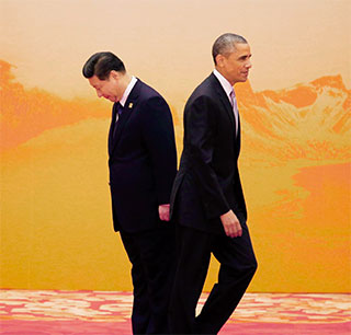 헤어지는 오바마(오른쪽)와 시진핑. 2014년 중국 베이징 옌치후 APEC 회의장에서 지금의 미·중 대립처럼 두 사람이 묘하게 엇갈리는 모습이 포착됐다.